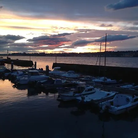 Primera Linea Playa De Ris Apartamento *